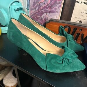 𝐆𝐫𝐞𝐞𝐧 𝐛𝐨𝐰 𝐡𝐞𝐞𝐥𝐬